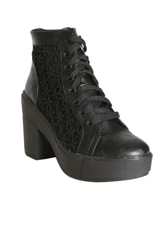 Jovette Crochet Platform